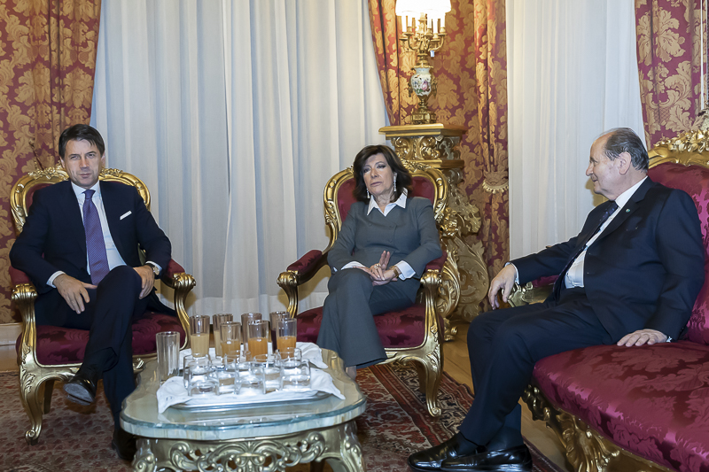 Il Presidente del Senato, Maria Elisabetta Alberti Casellati, incontra il Presidente della Corte Costituzionale, Giorgio Lattanzi, e il Presidente del Consiglio dei Ministri, Giuseppe Conte. Il Presidente del Senato, Maria Elisabetta Alberti Casellati, incontra il Presidente della Corte Costituzionale, Giorgio Lattanzi, e il Presidente del Consiglio dei Ministri, Giuseppe Conte.