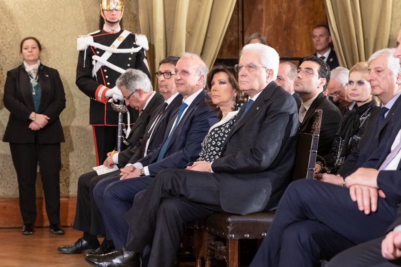 Il Presidente del Senato, Maria Elisabetta Alberti Casellati, e il Presidente della Repubblica, Sergio Mattarella, durante la presentazione. Il Presidente del Senato, Maria Elisabetta Alberti Casellati, e il Presidente della Repubblica, Sergio Mattarella, durante la presentazione.
