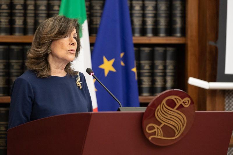 Il Presidente del Senato della Repubblica, Maria Elisabetta Alberti Casellati, rivolge un indirizzo di saluto prima della proiezione.