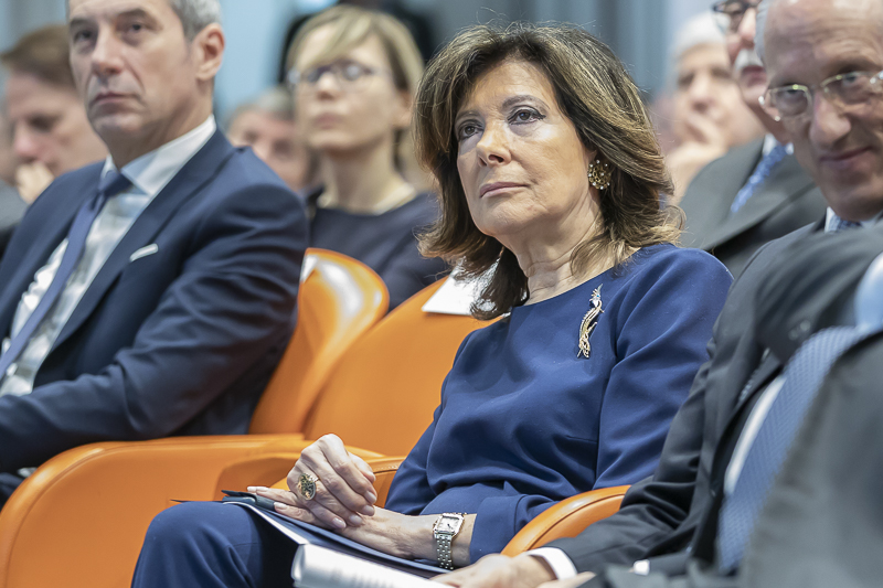 Un momento della cerimonia. Un momento della cerimonia.