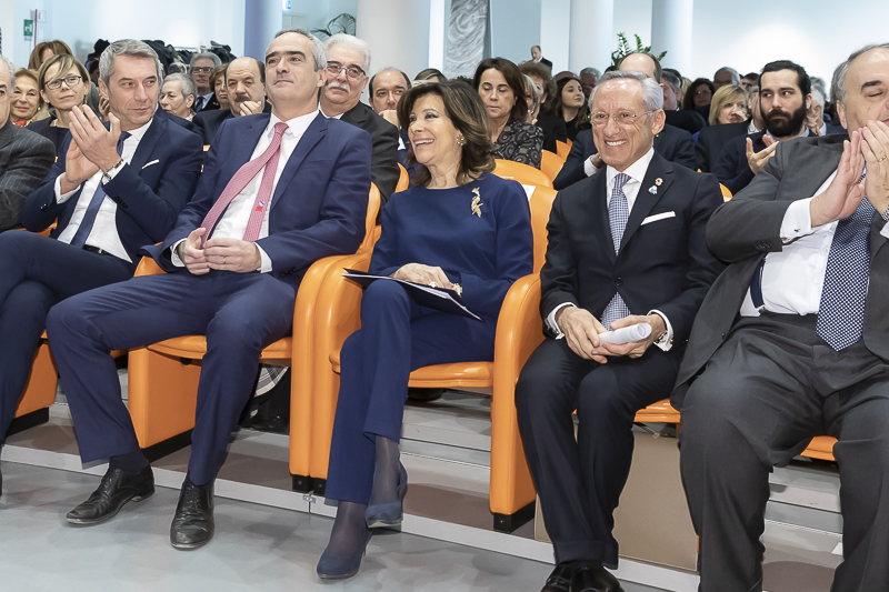 Un momento della cerimonia. Un momento della cerimonia.