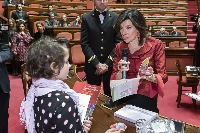 Un momento dell'incontro del Presidente del Senato, Maria Elisabetta Alberti Casellati, con un gruppo di studenti di terza elementare della Scuola primaria Un momento dell'incontro del Presidente del Senato, Maria Elisabetta Alberti Casellati, con un gruppo di studenti di terza elementare della Scuola primaria