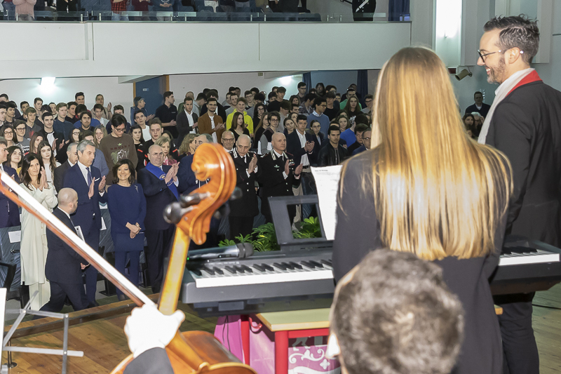 Esecuzione dell'Inno nazionale da parte degli studenti dell'Educandato di Montagnana.