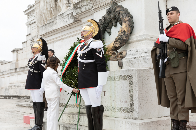 Il Presidente del Senato della Repubblica, Maria Elisabetta Alberti Casellati, durante un minuto di raccoglimento. Il Presidente del Senato della Repubblica, Maria Elisabetta Alberti Casellati, durante un minuto di raccoglimento.