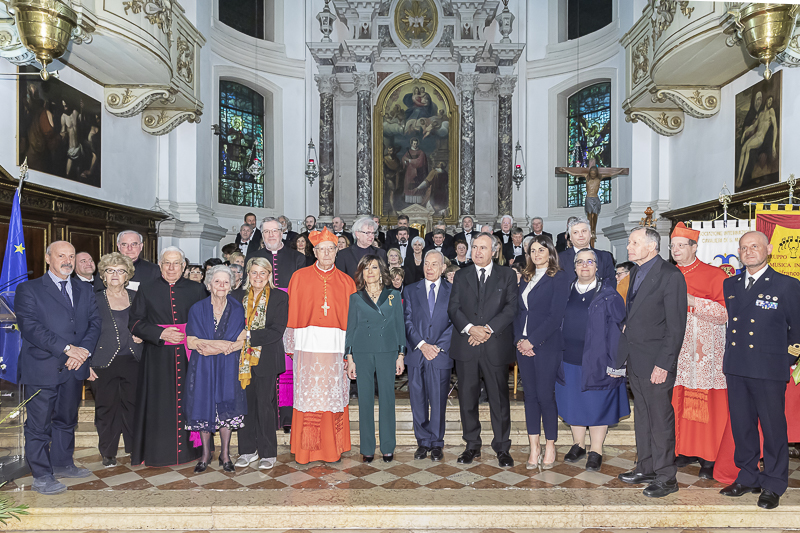 Il Presidente del Senato, Maria Elisabetta Alberti Casellati, posa per una foto ricordo. Il Presidente del Senato, Maria Elisabetta Alberti Casellati, posa per una foto ricordo.