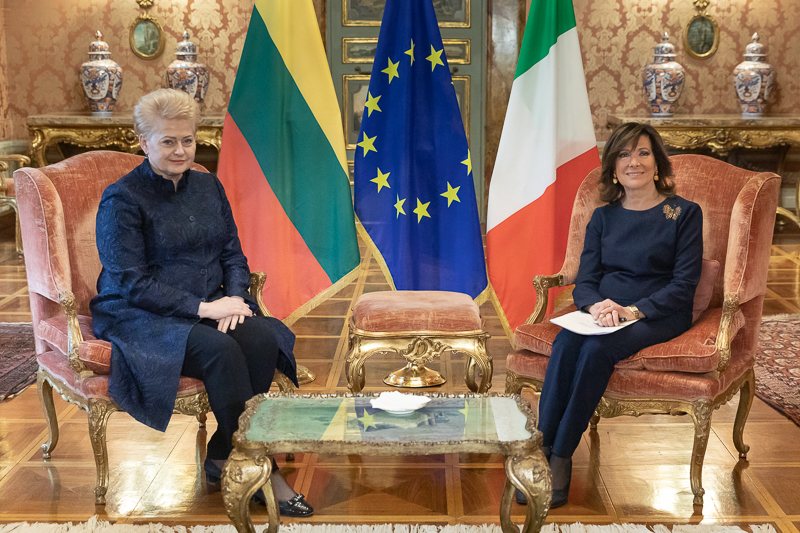 Il Presidente del Senato della Repubblica, Maria Elisabetta Alberti Casellati, e il Presidente della Repubblica di Lituania, Dalia Grybauskaitè, nella Sala degli Specchi.