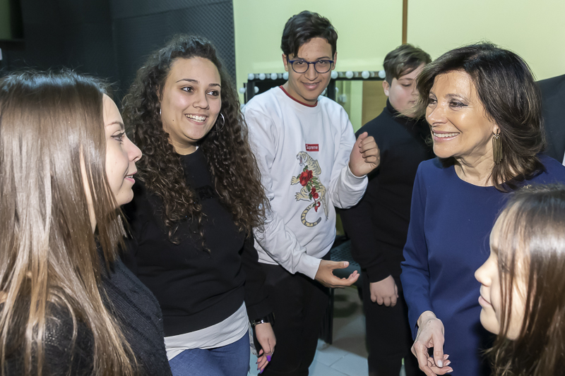 Melito di Napoli. Un momento della visita del Presidente del Senato, Maria Elisabetta Alberti Casellati, alla sede dell'Associazione 