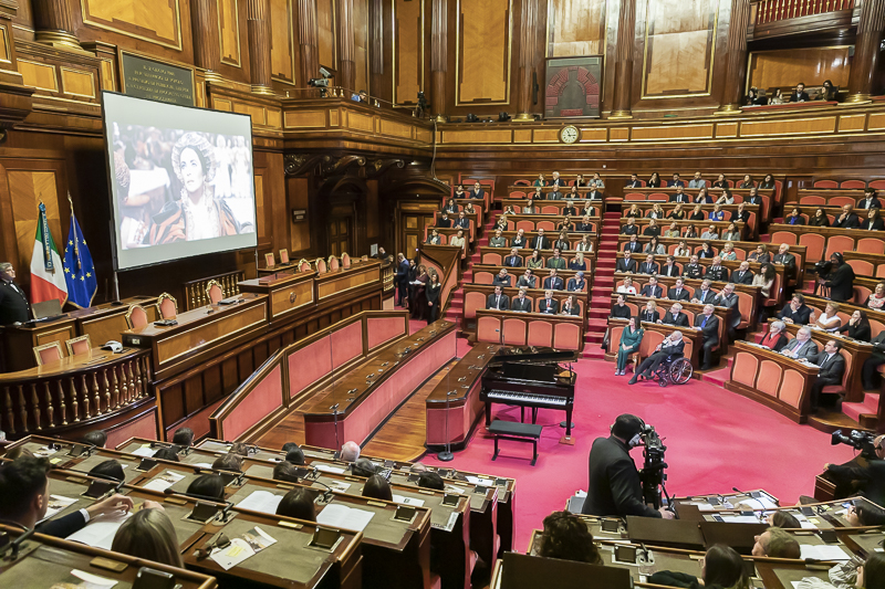 Proiezione di un video dedicato alla carriera del Maestro Franco Zeffirelli.
