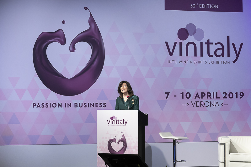 Indirizzo di saluto del Presidente del Senato, Maria Elisabetta Alberti Casellati. Indirizzo di saluto del Presidente del Senato, Maria Elisabetta Alberti Casellati.