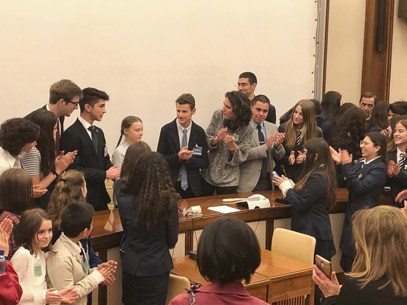I ragazzi di Fridays for Future in Senato con Greta Thunberg. I ragazzi di Fridays for Future in Senato con Greta Thunberg.