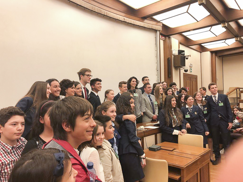 I ragazzi di Fridays for Future in Senato con Greta Thunberg. I ragazzi di Fridays for Future in Senato con Greta Thunberg.