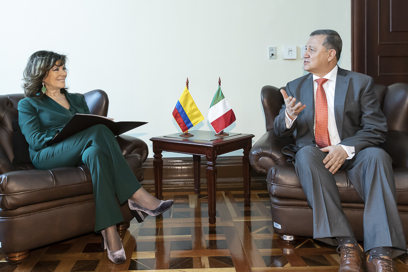 Bogotà. Un momento dell'incontro tra il Presidente del Senato, Maria Elisabetta Alberti Casellati, e il Presidente del Senato della Colombia, Ernesto Macias Tovar. Bogotà. Un momento dell'incontro tra il Presidente del Senato, Maria Elisabetta Alberti Casellati, e il Presidente del Senato della Colombia, Ernesto Macias Tovar.