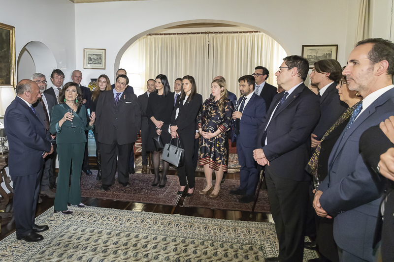 Bogotà. Il Presidente del Senato, Maria Elisabetta Alberti Casellati, incontra alcuni rappresentanti della comunità italiana presso la Residenza dell'Ambasciatore d'Italia. Bogotà. Il Presidente del Senato, Maria Elisabetta Alberti Casellati, incontra alcuni rappresentanti della comunità italiana presso la Residenza dell'Ambasciatore d'Italia.