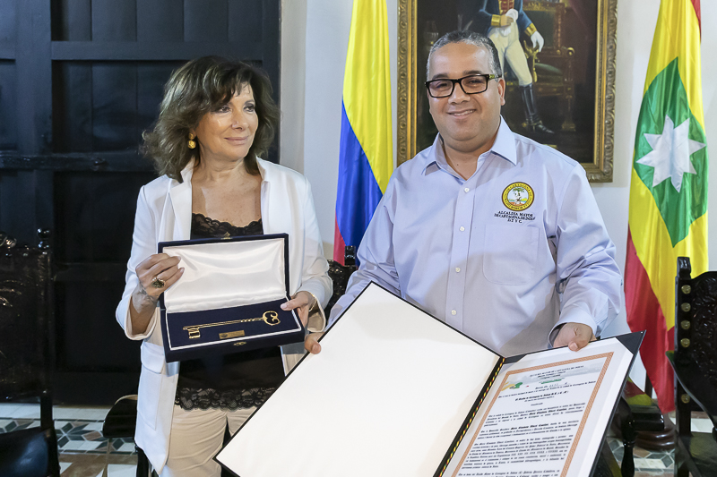 Cartagena. Il Presidente del Senato, Maria Elisabetta Alberti Casellati, riceve le chiavi della città di Cartagena. Cartagena. Il Presidente del Senato, Maria Elisabetta Alberti Casellati, riceve le chiavi della città di Cartagena.