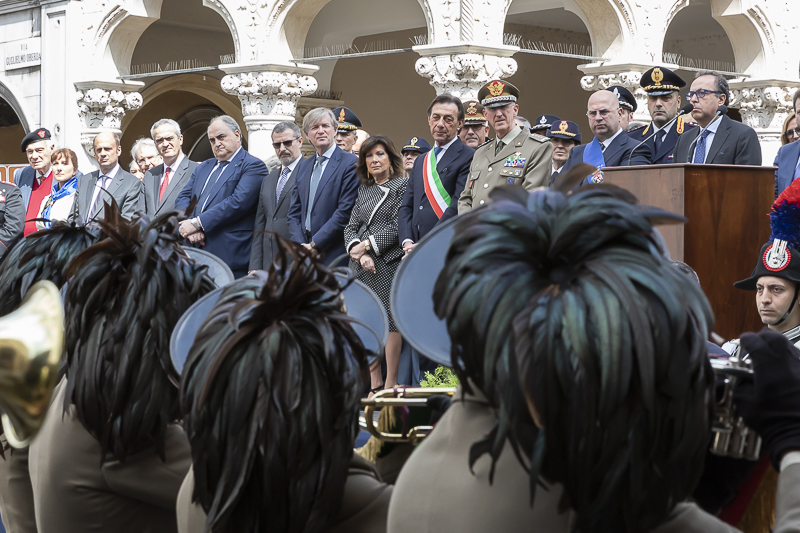 Un momento della cerimonia. Un momento della cerimonia.