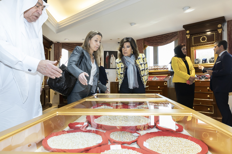 Il Presidente del Senato, Maria Elisabetta Alberti Casellati, visita il Museo delle Perle con Hussain Ibrahim Alfardan. Il Presidente del Senato, Maria Elisabetta Alberti Casellati, visita il Museo delle Perle con Hussain Ibrahim Alfardan.