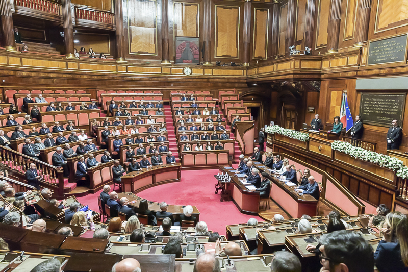 L'Aula legislativa di Palazzo Madama durante l'indirizzo di saluto del Presidente del Senato, Maria Elisabetta Alberti Casellati. L'Aula legislativa di Palazzo Madama durante l'indirizzo di saluto del Presidente del Senato, Maria Elisabetta Alberti Casellati.