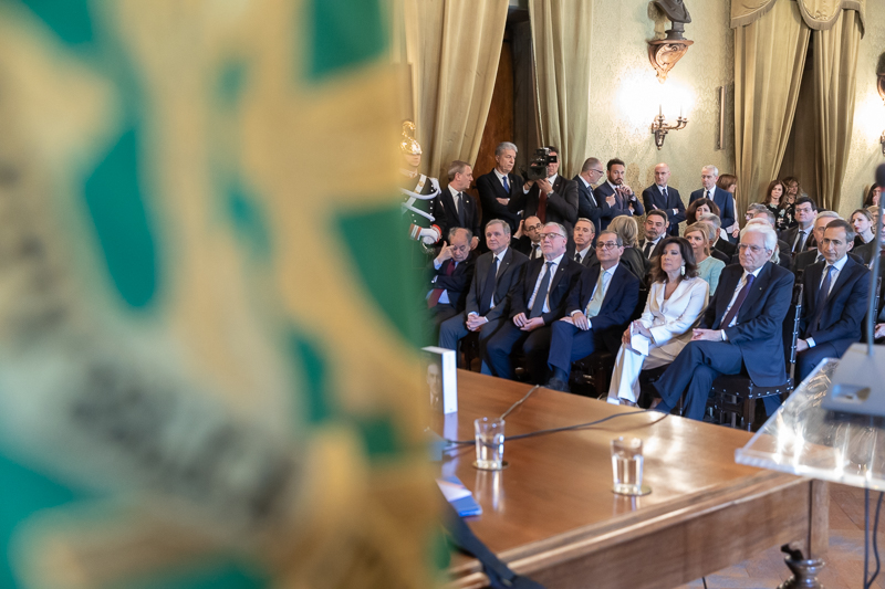 Il Presidente del Senato, Maria Elisabetta Alberti Casellati, nella Sala di Scienze Fisiche durante la presentazione del volume.