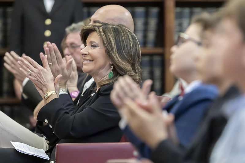 Un momento della cerimonia. Un momento della cerimonia.