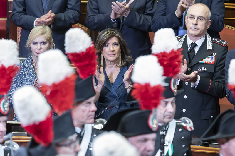 Un momento della cerimonia. Un momento della cerimonia.