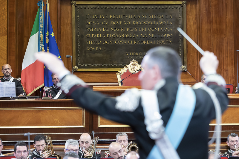 Un momento della cerimonia. Un momento della cerimonia.