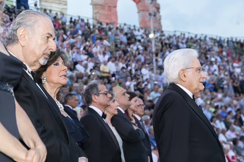 Esecuzione dell'Inno Nazionale.