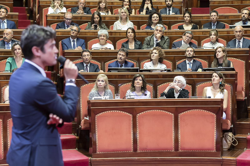 Riccardo Scamarcio rivolge un omaggio a Lina Wertmüller.