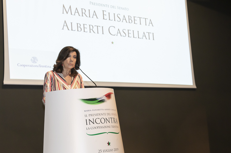 Mezzocorona. Intervento del Presidente del Senato, Maria Elisabetta Alberti Casellati, presso la cantina vinicola della Federazione Trentina della Cooperazione. Mezzocorona. Intervento del Presidente del Senato, Maria Elisabetta Alberti Casellati, presso la cantina vinicola della Federazione Trentina della Cooperazione.