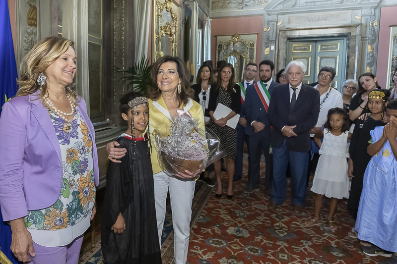 Il Presidente del Senato, Maria Elisabetta Alberti Casellati, incontra una delegazione di bambini del Popolo Saharawi. Il Presidente del Senato, Maria Elisabetta Alberti Casellati, incontra una delegazione di bambini del Popolo Saharawi.