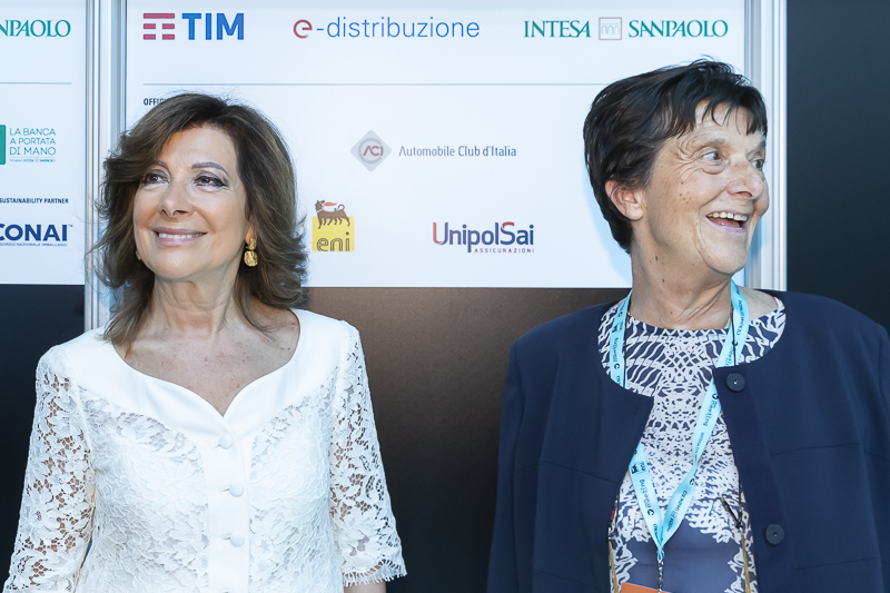 Nella foto, il Presidente del Senato, Maria Elisabetta Alberti Casellati, e Emilia Guarnieri, Presidente della Fondazione Meeting.