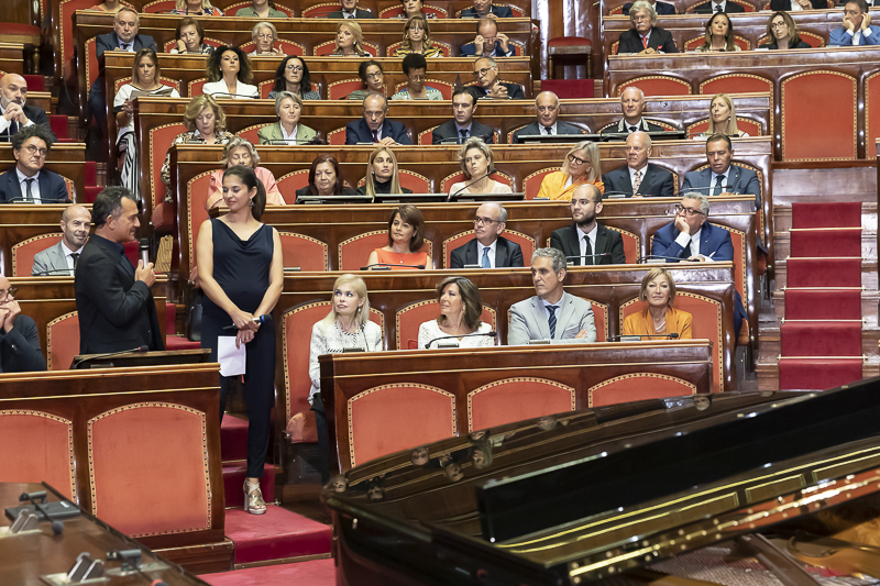 Intervista all'artista napoletano Lello Esposito. Intervista all'artista napoletano Lello Esposito.