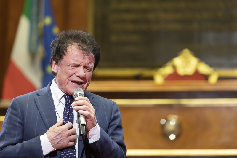 Esibizione di Massimo Ranieri. Esibizione di Massimo Ranieri.