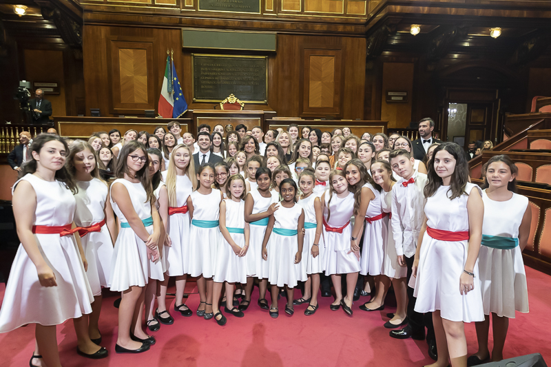 Il Presidente del Senato, Maria Elisabetta Alberti Casellati, posa per una foto di gruppo. Il Presidente del Senato, Maria Elisabetta Alberti Casellati, posa per una foto di gruppo.