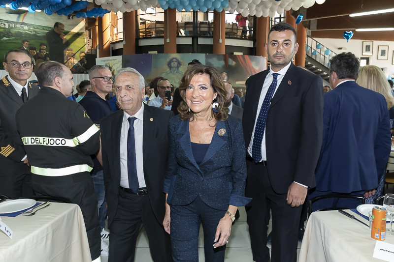 Il Presidente del Senato, Maria Elisabetta Alberti Casellati, fa ingresso nel Refettorio della Comunità. Il Presidente del Senato, Maria Elisabetta Alberti Casellati, fa ingresso nel Refettorio della Comunità.