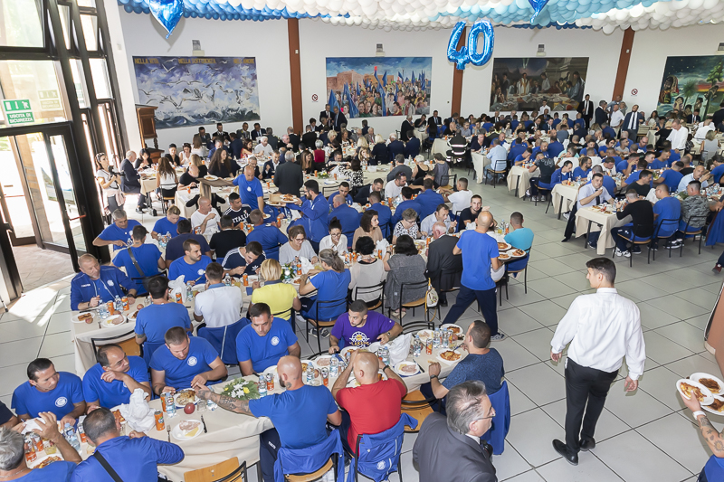 Pranzo nel Refettorio della Comunità. Pranzo nel Refettorio della Comunità.