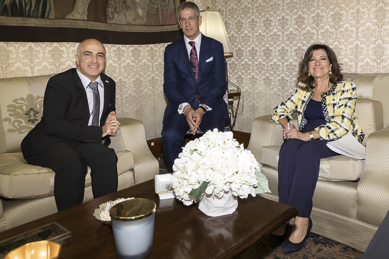 Un momento dell'incontro tra il Presidente del Senato, Maria Elisabetta Alberti Casellati, e l'Ambasciatore d'Israele in Italia, Dror Eydar.