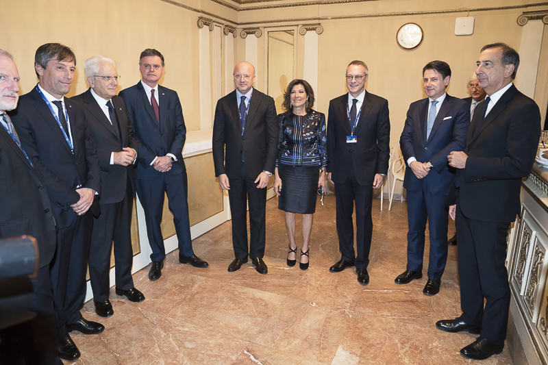 Il Presidente del Senato, Maria Elisabetta Alberti Casellati, incontra il Capo dello Stato, unitamente alle altre Autorità, prima dell'inizio dell'Assemblea generale di Assolombarda. Il Presidente del Senato, Maria Elisabetta Alberti Casellati, incontra il Capo dello Stato, unitamente alle altre Autorità, prima dell'inizio dell'Assemblea generale di Assolombarda.