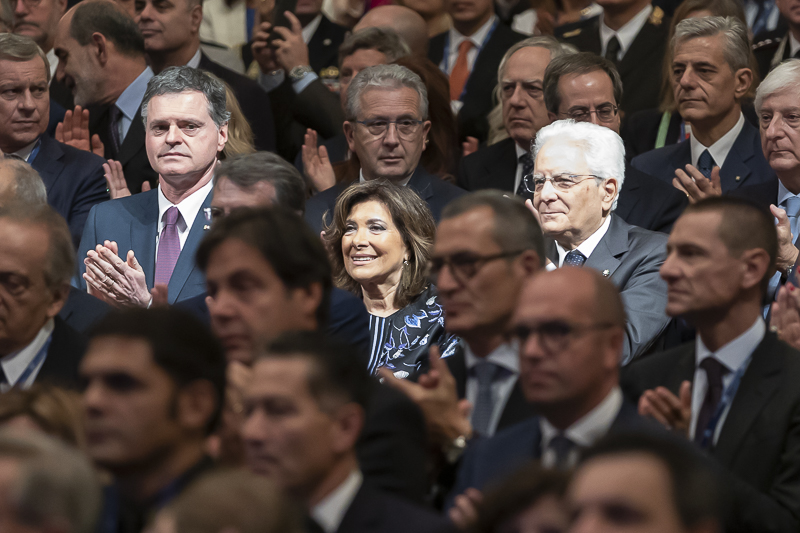 Un momento della cerimonia. Un momento della cerimonia.