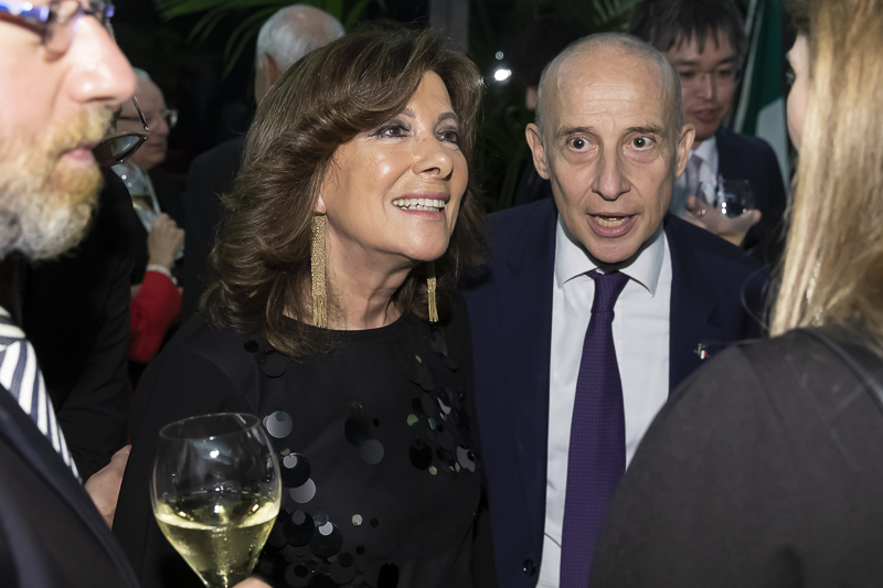 Il Presidente del Senato, Maria Elisabetta Alberti Casellati, incontra i rappresentanti della comunità italiana in Giappone e qualificati ospiti giapponesi presso la Residenza dell'Ambasciatore d'Italia a Tokyo, Giorgio Starace. Il Presidente del Senato, Maria Elisabetta Alberti Casellati, incontra i rappresentanti della comunità italiana in Giappone e qualificati ospiti giapponesi presso la Residenza dell'Ambasciatore d'Italia a Tokyo, Giorgio Starace.