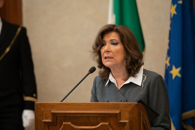 Il Presidente del Senato, Maria Elisabetta Alberti Casellati, e il Presidente della Repubblica, Sergio Mattarella, prima dell'inizio del convegno.