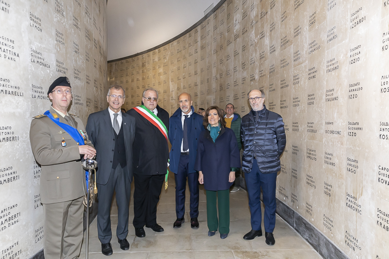 Gorizia. Un momento della visita del Presidente del Senato, Maria Elisabetta Alberti Casellati, all'Ossario di Oslavia. Gorizia. Un momento della visita del Presidente del Senato, Maria Elisabetta Alberti Casellati, all'Ossario di Oslavia.