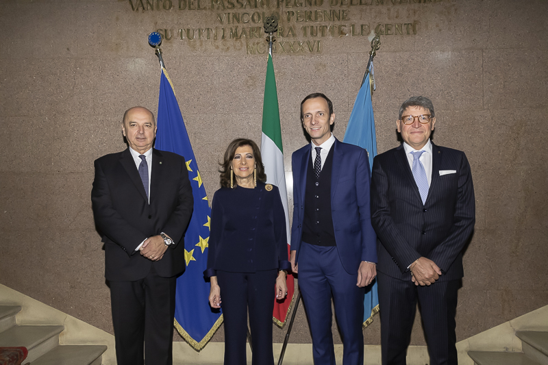 Trieste. Il Presidente del Senato, Maria Elisabetta Alberti Casellati, posa per una foto ricordo con il Presidente della Regione Autonoma Friuli Venezia Giulia, Massimiliano Fedriga, il Prefetto di Trieste, Valerio Valenti, e il Sindaco di Trieste, Roberto Dipiazza. Trieste. Il Presidente del Senato, Maria Elisabetta Alberti Casellati, posa per una foto ricordo con il Presidente della Regione Autonoma Friuli Venezia Giulia, Massimiliano Fedriga, il Prefetto di Trieste, Valerio Valenti, e il Sindaco di Trieste, Roberto Dipiazza.