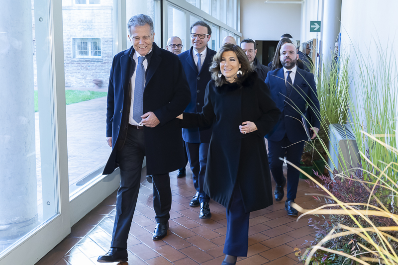 Ferrara. Il Presidente del Senato, Maria Elisabetta Alberti Casellati, fa ingresso a palazzo Trotti Mosti, sede del Dipartimento di Giurisprudenza dell'Università.