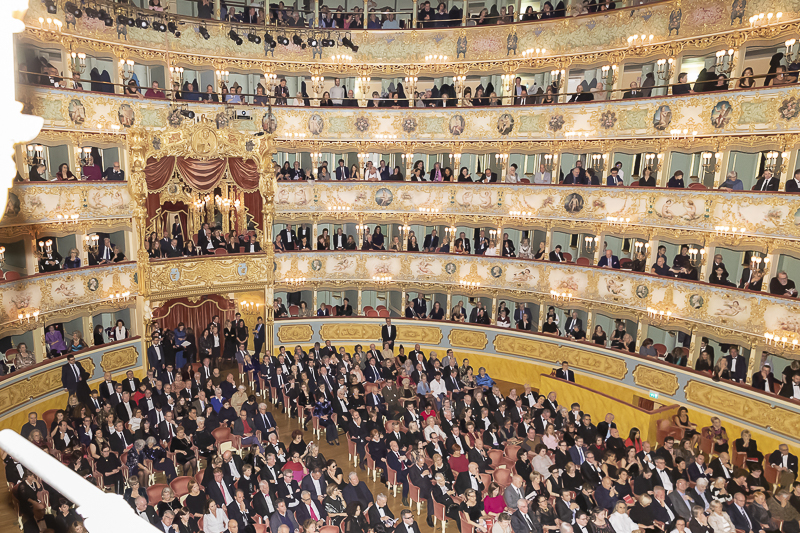 Il Gran Teatro La Fenice nella serata di apertura della stagione lirica e balletto 2019-2020. Il Gran Teatro La Fenice nella serata di apertura della stagione lirica e balletto 2019-2020.