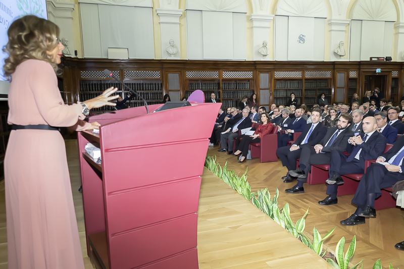Il Presidente del Senato, Maria Elisabetta Alberti Casellati, segue l'intervento di Emma Marcegaglia, Presidente della Fondazione Eni e Fondazione Enrico Mattei.