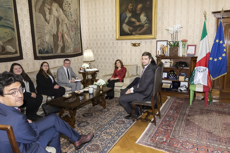 Un momento dell'incontro del Presidente del Senato, Maria Elisabetta Alberti Casellati, con una delegazione di parlamentari eletti nella circoscrizione Estero.