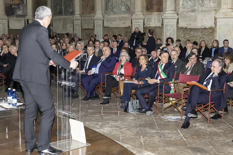 Il Presidente del Senato, Maria Elisabetta Alberti Casellati, segue il saluto di Rosario Rizzuto, Rettore dell'Università degli Studi di Padova.