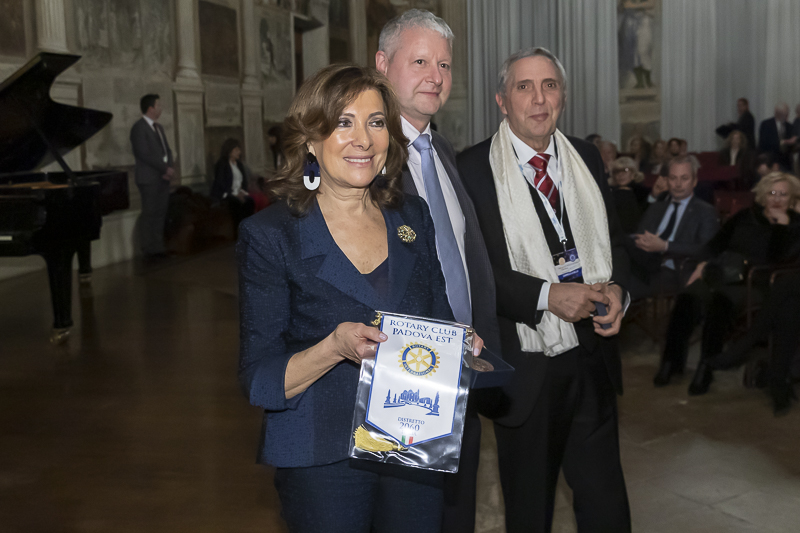 Un momento della cerimonia.