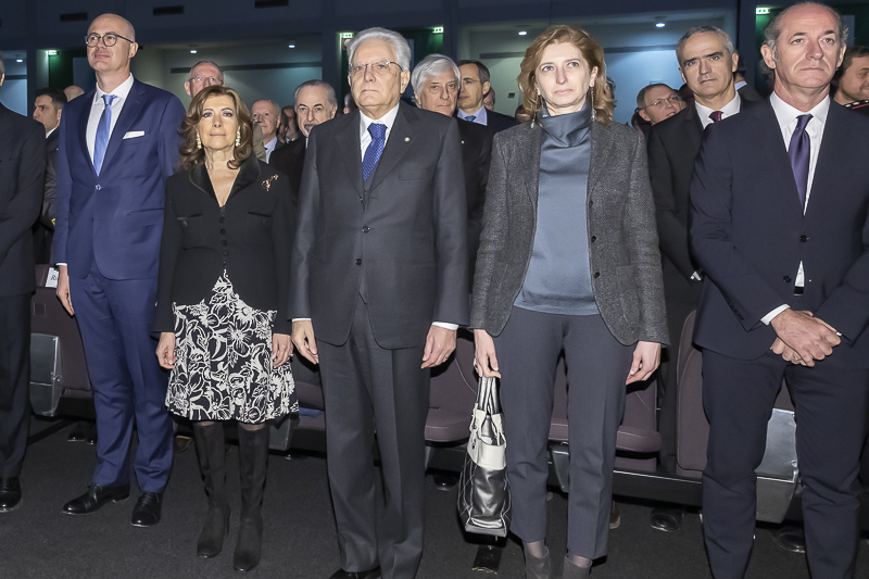 Esecuzione dell'Inno nazionale. Esecuzione dell'Inno nazionale.