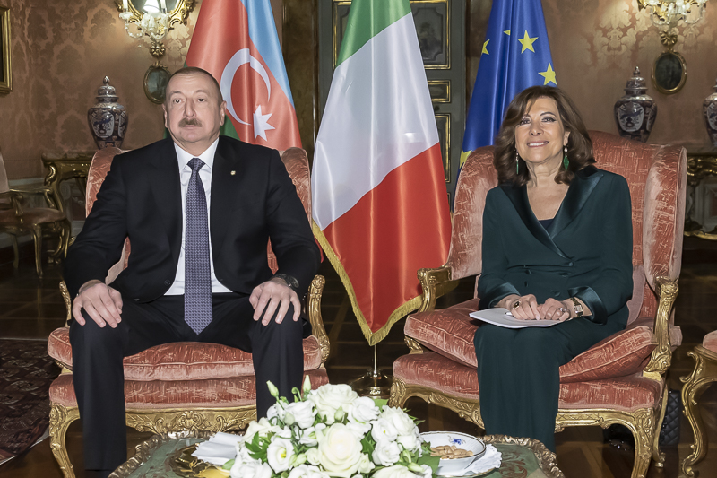 Nella foto, il Presidente del Senato, Maria Elisabetta Alberti Casellati, e il Presidente della Repubblica dell'Azerbaigian, Ilham Aliyev.